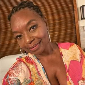 Meet your Posher, Xenia